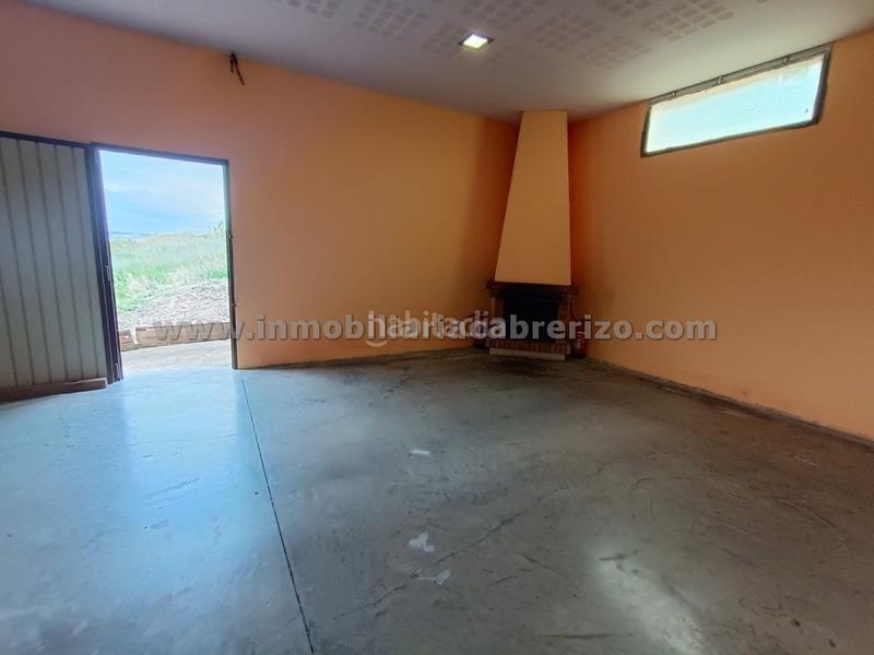 Foto 18eeb603-eba0-4b8f-9ad3-fad04e5c7660. Terreno residencial terreno urbanizable con pabellón en Navarrete