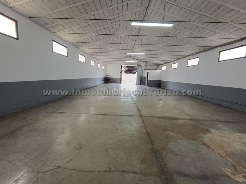 Foto 824893fb-7b1f-4034-a5d2-d68335bca6d9. Terreno residencial terreno urbanizable con pabellón en Navarrete