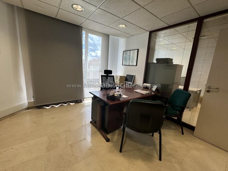 Foto 347ee9a5-a9b3-4cda-a6c7-cb7340e7f1ce. Büro mit heizung in Gran Via Logroño