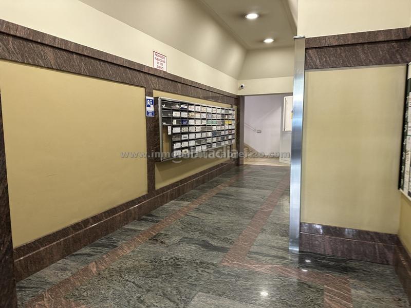 Foto 4f10a378-86a4-4f75-8c33-fb71ff8f4b45. Büro mit heizung in Gran Via Logroño
