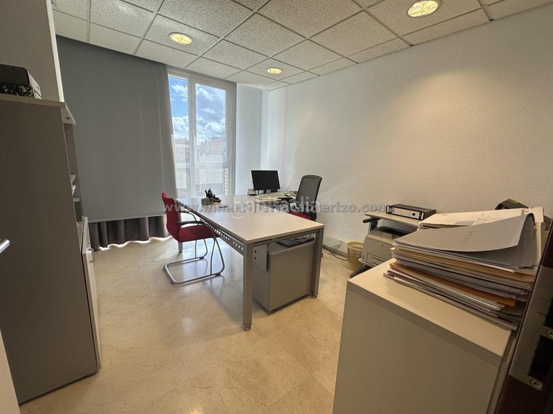 Foto 981083f5-eaf2-4d1d-940d-ab26020903eb. Büro mit heizung in Gran Via Logroño