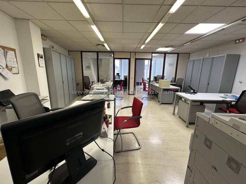 Foto a37dd352-0564-4c30-b417-7e6b813c985f. Büro mit heizung in Gran Via Logroño