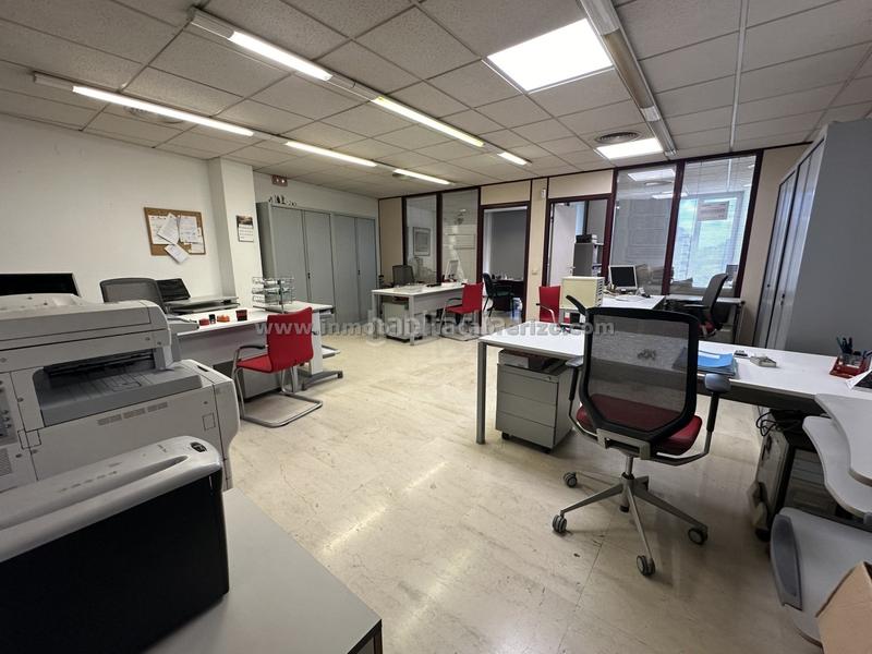 Foto da708544-48c6-40f1-b4b0-e3d0b66e9cc5. Büro mit heizung in Gran Via Logroño