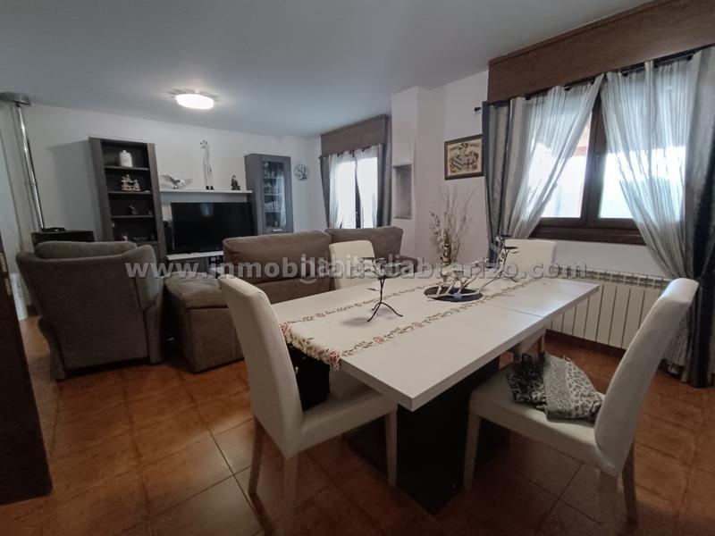 Foto 51476575-df28-4d14-a12b-0d7426573639. Casa a schiera con camino riscaldamento parcheggio in Sojuela