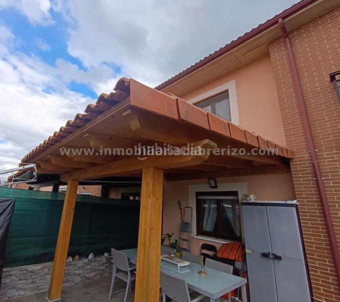 Foto 5af40102-e824-42f3-ab19-f1942ccda0a4. Casa a schiera con camino riscaldamento parcheggio in Sojuela
