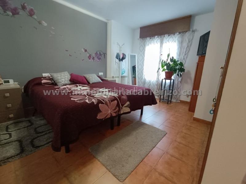Foto c0f82576-b9c3-4bda-8440-5935bcf67b49. Casa a schiera con camino riscaldamento parcheggio in Sojuela