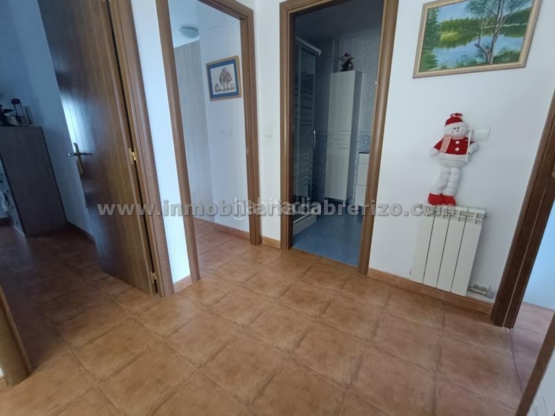 Foto d8c86d92-c7f2-4a73-9f22-6ef23fb374c1. Casa a schiera con camino riscaldamento parcheggio in Sojuela