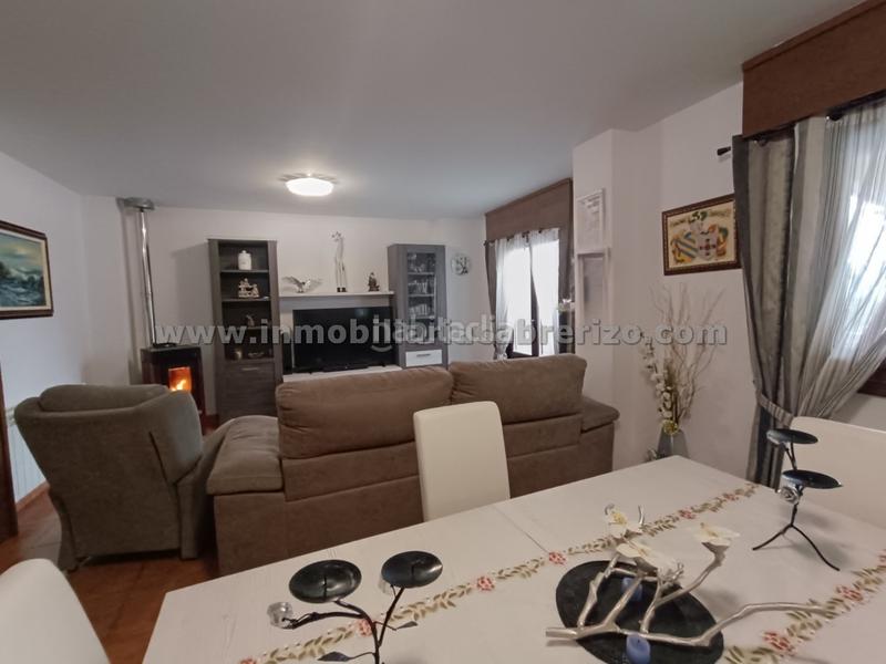 Foto f6cd316d-a2a0-42ae-aa2e-e46b801d741f. Casa a schiera con camino riscaldamento parcheggio in Sojuela