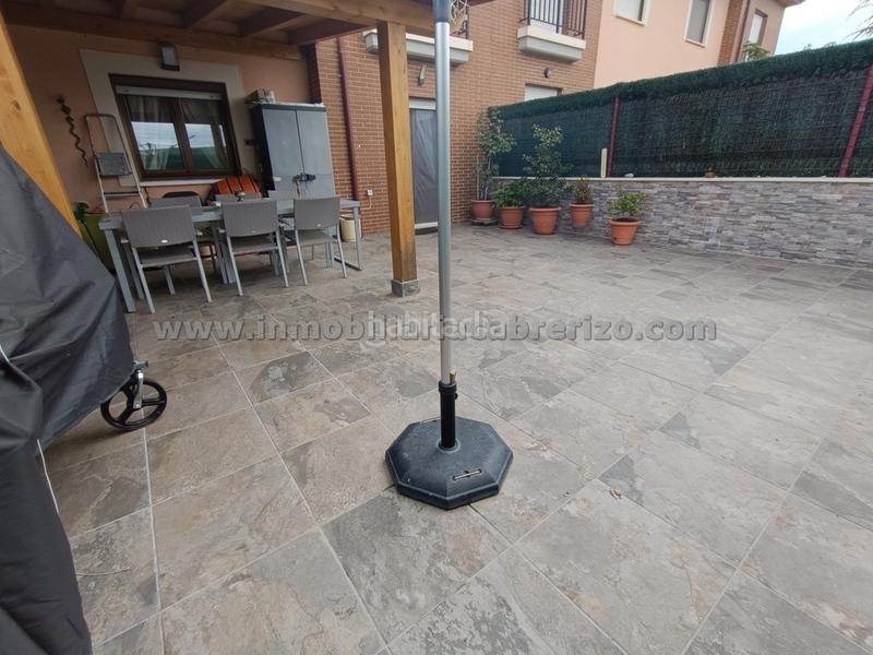 Foto fd539718-314c-4760-b4d5-b365c8360544. Casa a schiera con camino riscaldamento parcheggio in Sojuela