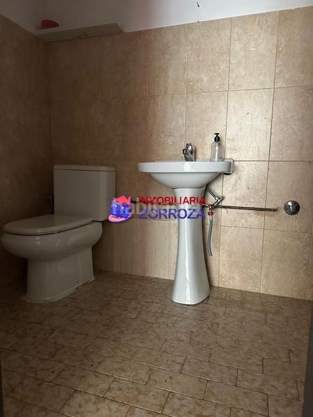 Foto 26f50eee-df0c-43c4-b18f-f3a49bc0aa98. Alquiler local comercial se alquila lonja en el centro de zorroza en Bilbao