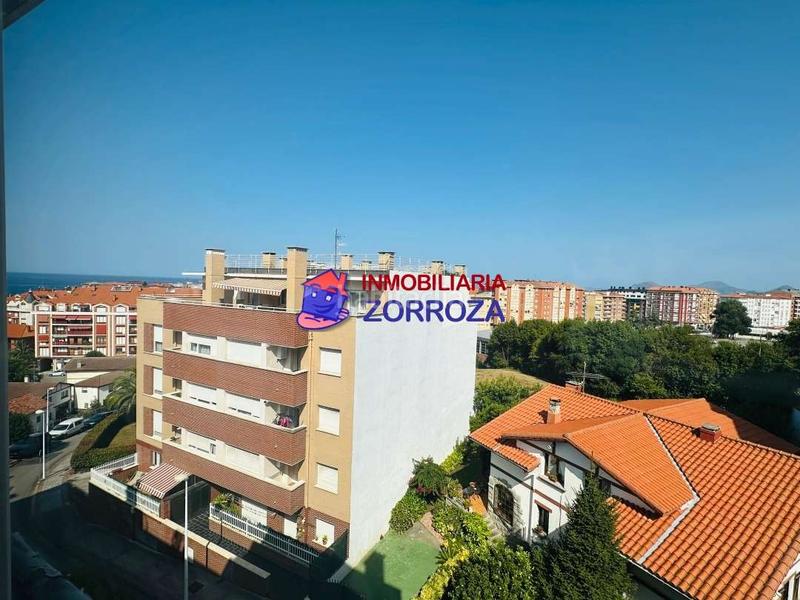 Foto 1b8bba30-6313-4d49-a4f5-8249dc7c6955. Pis amb calefacció piscina a Centro Castro - Urdiales