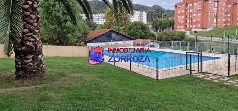 Foto 9b9b681b-89b7-43f2-b13f-f74d980d0e64. Pis amb calefacció piscina a Centro Castro - Urdiales