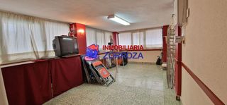 Geschäftsraum  Navarro villoslada kalea. Se vende bar con licencia c2