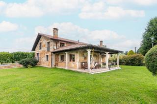 Xalet a Lugar cabornia 83. Exclusividad y lujo en el centro de asturias , pruneda, nava.