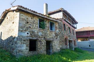 Maison à Acebal 8. Casa de piedra para rehabilitar