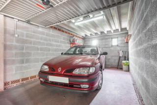 Aparcament cotxe a Mina baltasara 18. Atención cochera cerrada zona de lavado