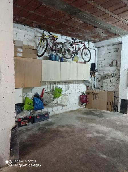 Foto be8418eb-b76b-4cbf-8b65-676a16946d60. Aparcament cotxe a calle fernando moran lavandera 4 a Gijón