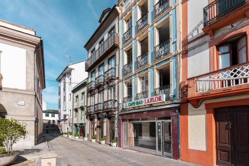 Foto 00bf1099-8b77-4197-b0d9-df490730473c. Édifice dans plaza plaza del ayuntamiento 3 dans Vegadeo