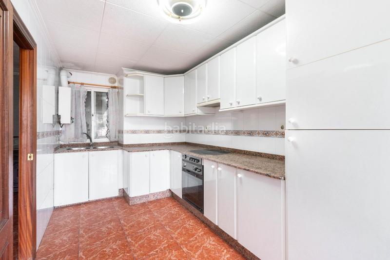 Foto 0293a30c-fd13-418a-b756-0fec931bb5f3. Édifice dans plaza plaza del ayuntamiento 3 dans Vegadeo