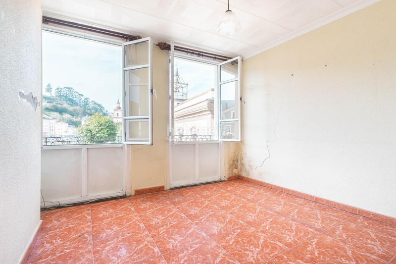 Foto 20a93402-a801-4b77-b5b3-ade0ea831103. Édifice dans plaza plaza del ayuntamiento 3 dans Vegadeo