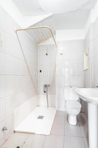 Foto 22e98b57-7d13-4992-9731-1eeb5f9d98f0. Édifice dans plaza plaza del ayuntamiento 3 dans Vegadeo