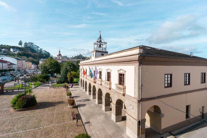 Foto a9f822d2-4f7f-45d1-8996-ea10fb61aded. Édifice dans plaza plaza del ayuntamiento 3 dans Vegadeo