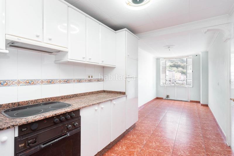 Foto b4b223c9-d60f-426e-8518-5cb2dbd5b6fe. Édifice dans plaza plaza del ayuntamiento 3 dans Vegadeo