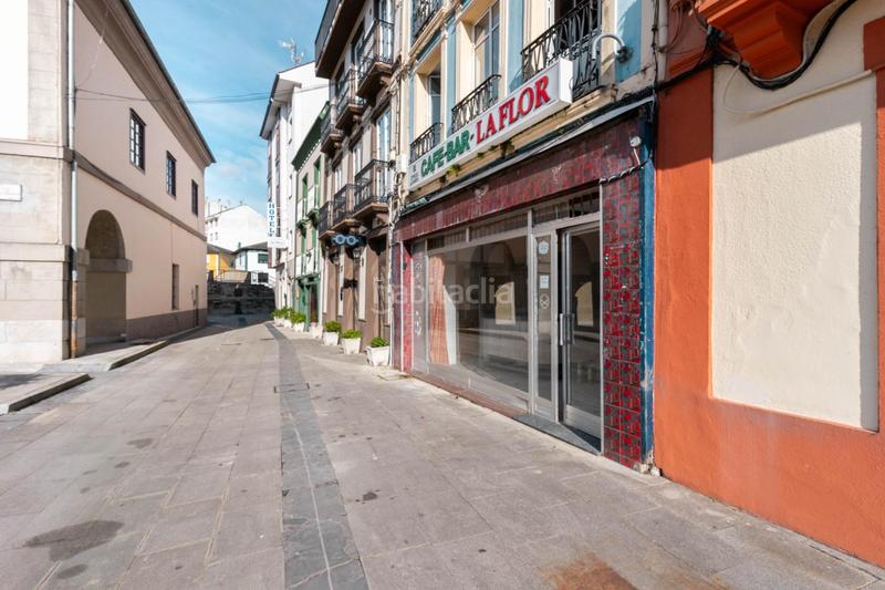 Foto de8629a0-0c16-4ccf-9773-00ab71e61f1a. Édifice dans plaza plaza del ayuntamiento 3 dans Vegadeo