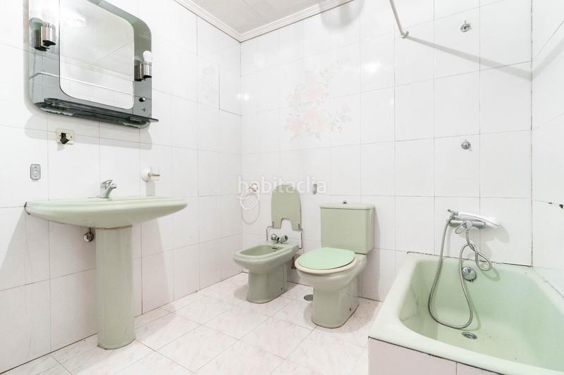 Foto e12c9c44-5cce-49fa-845f-47d10f0efd83. Édifice dans plaza plaza del ayuntamiento 3 dans Vegadeo