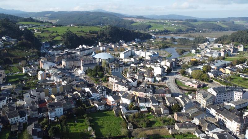 Foto f2f73647-6810-4588-b27c-6c9297cf690b. Édifice dans plaza plaza del ayuntamiento 3 dans Vegadeo
