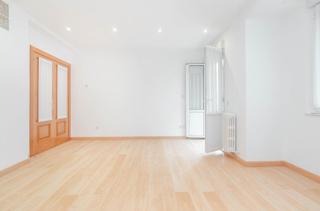 Pis a Avenida paz la 9. Piso para entrar a vivir  en san martin del rey aurelio, asturia