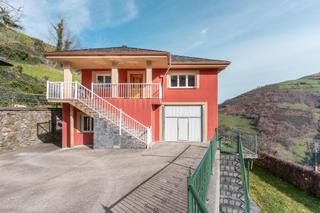 Casa a Alameda l. luberiu 14. Impresionante casa en cangas del narcea  amplitud, naturaleza y
