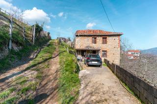 Casa a Aldea fechaladrona. Encanto asturiano casa de piedra con vistas de ensueño en fechal