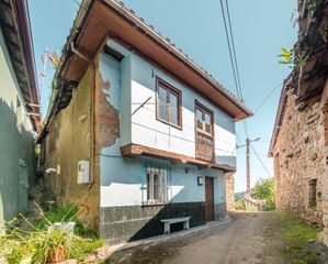 Casa in Lugar enseca de abajo 10. Casa en la enseca, morcín