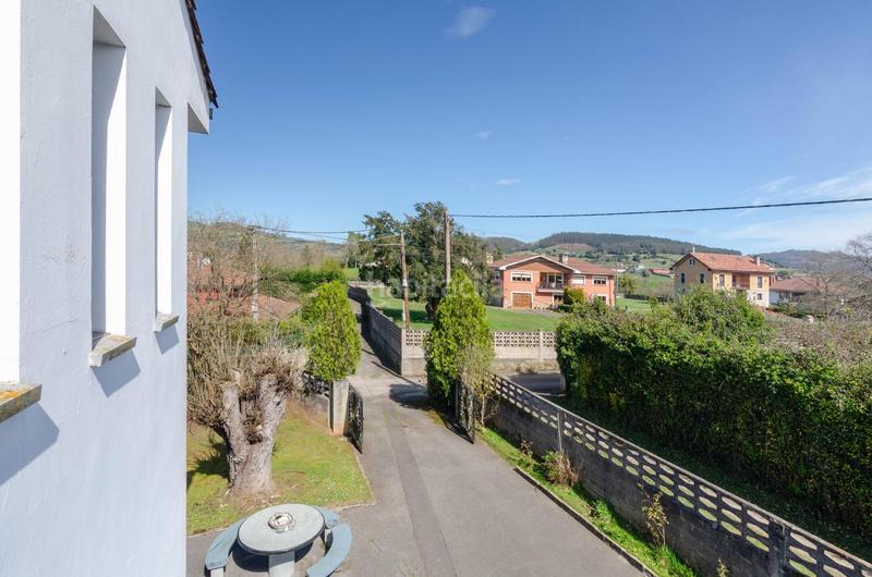 Foto 58e165c4-eef3-4120-9dc3-cf3330a266a2. Xalet a san cucao 113 a Llanera