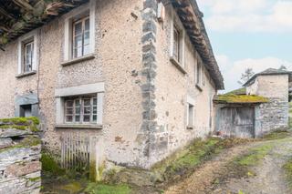 Masia a Aldea carboniella. 2 casas con finca