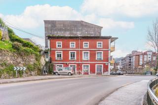 Édifice à Calle ramon cajal 2. Oportunidad venta de edificio en infiesto