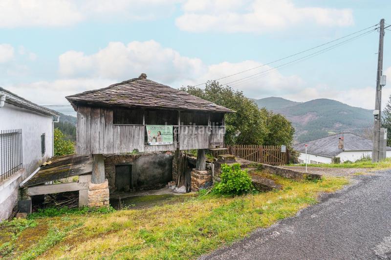 Foto f15a9c9c-afb6-4d31-9928-f22db4300208. Casa en polígono 1 paraje 98 aviada 77 casa con panera en un entorno magico en Boal