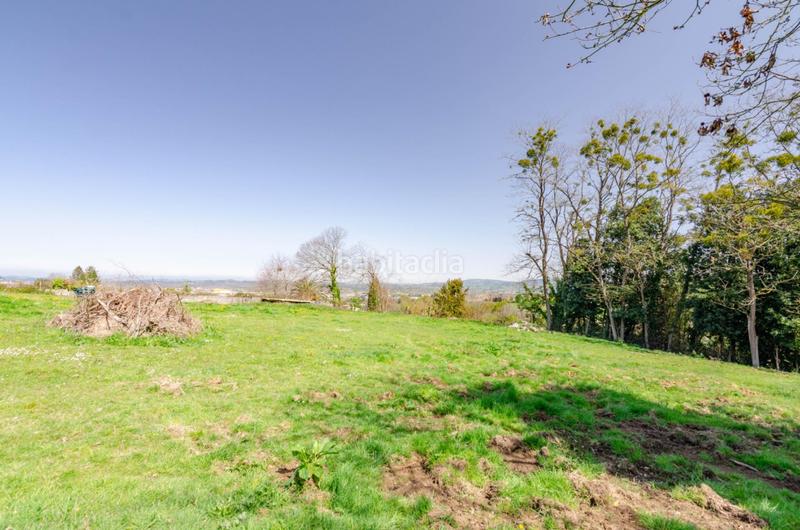 Foto a0fd5939-13e9-4b81-9eab-06168103af1e. Terreno residencial en tiñana finca edificable !! en Siero
