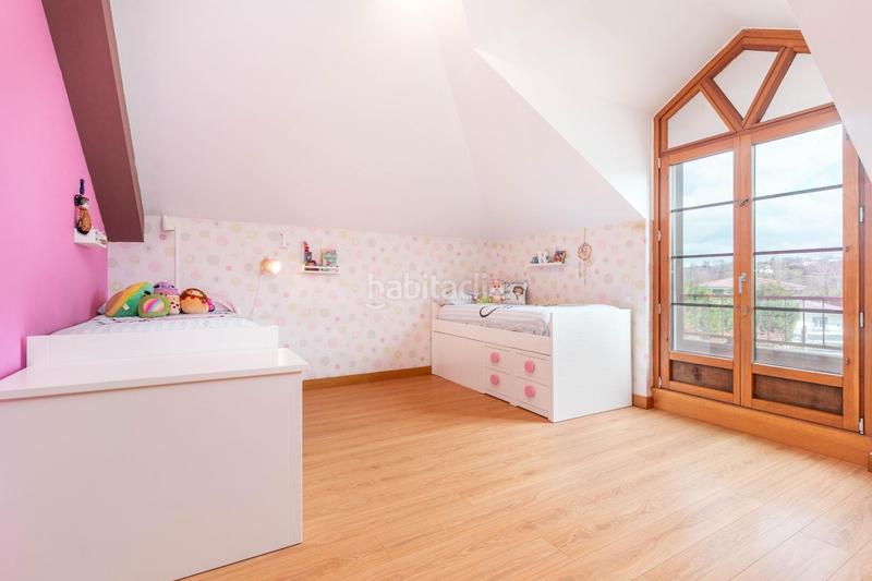 Foto fb3879f9-01b5-4665-bfff-90090b911e97. Casa exclusiva propiedad en prados de santa marina, en Oviedo