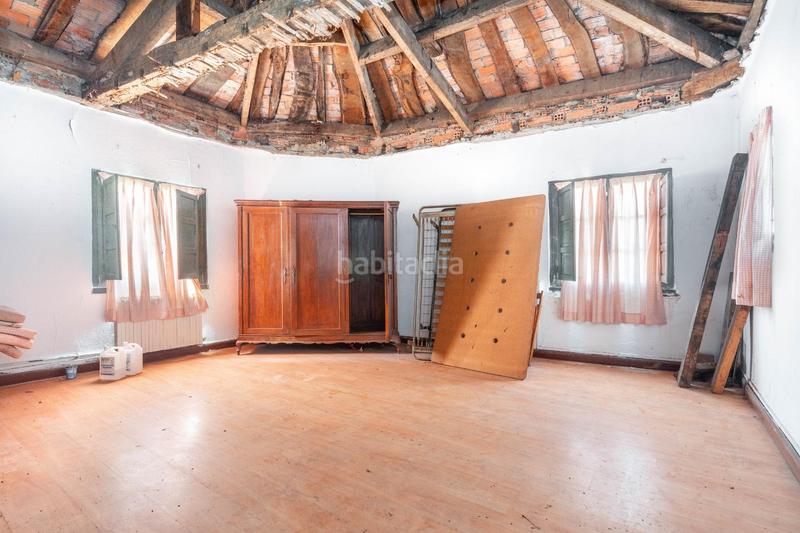 Foto f793389e-2afb-4705-8620-0090c60c1758. Casa en fueyo 11 vive, emprende o invierte en tiñana! en Siero