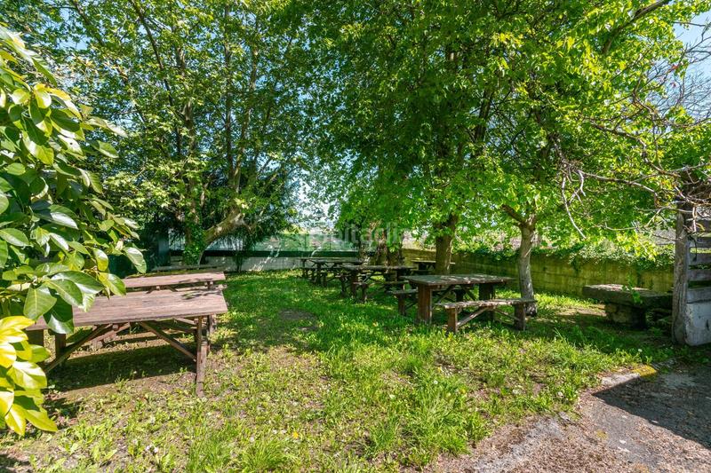 Foto f9786593-3d6d-48ee-baa8-1f0bd5456d98. Casa en fueyo 11 vive, emprende o invierte en tiñana! en Siero