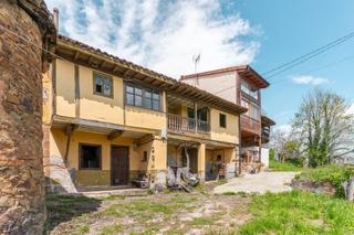 Casa adossada a Peruyeru, el 8. Casa con terreno en viña, vistas abiertas y entorno único