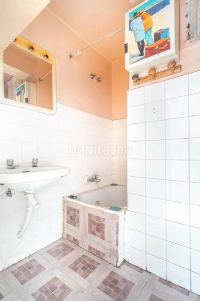 Foto 19943d6a-5fc9-4072-b78b-828c3b563b6a. Piso en avenida torrelavega 24 tu nuevo hogar en el centro te espera! piso con terraza y potencial para reformar en Oviedo