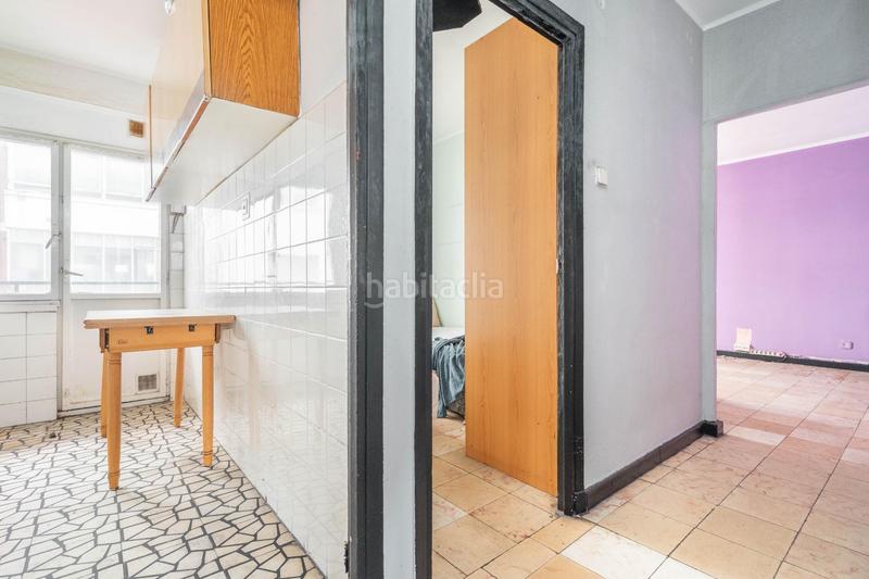 Foto 4e545866-d567-4066-964a-d908f25c5f19. Piso en avenida torrelavega 24 tu nuevo hogar en el centro te espera! piso con terraza y potencial para reformar en Oviedo