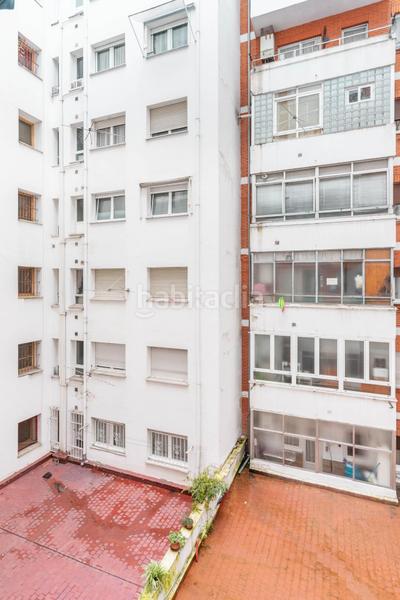 Foto 5cf965d3-0b10-4e88-95f3-801240a5675c. Piso en avenida torrelavega 24 tu nuevo hogar en el centro te espera! piso con terraza y potencial para reformar en Oviedo