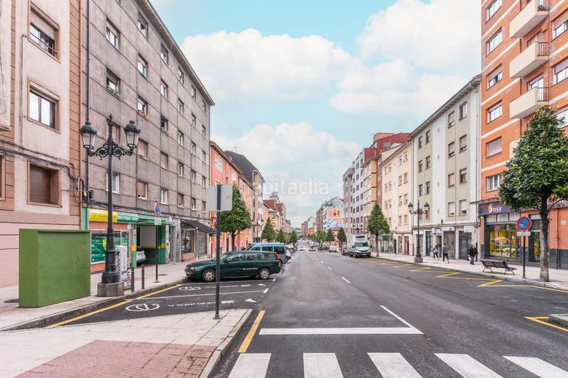 Foto 7cb7f659-ca31-43f7-9c14-2682b99718da. Piso en avenida torrelavega 24 tu nuevo hogar en el centro te espera! piso con terraza y potencial para reformar en Oviedo