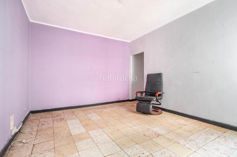 Foto 81e8446d-8166-448c-81e2-9a9a33aef5ad. Piso en avenida torrelavega 24 tu nuevo hogar en el centro te espera! piso con terraza y potencial para reformar en Oviedo