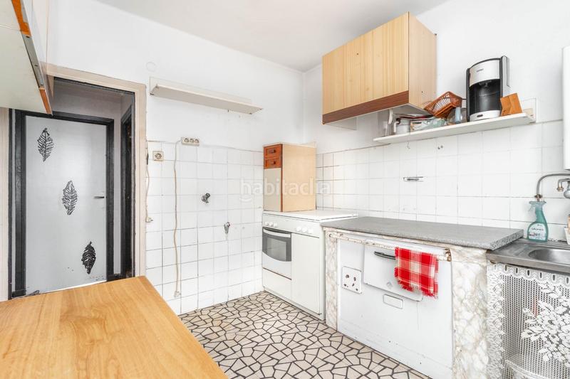 Foto 9e5496d0-b568-4317-9475-75ec6c576993. Piso en avenida torrelavega 24 tu nuevo hogar en el centro te espera! piso con terraza y potencial para reformar en Oviedo