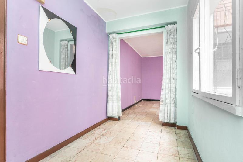 Foto a31aa9db-a175-4cf4-b216-05e56bf1ced8. Piso en avenida torrelavega 24 tu nuevo hogar en el centro te espera! piso con terraza y potencial para reformar en Oviedo